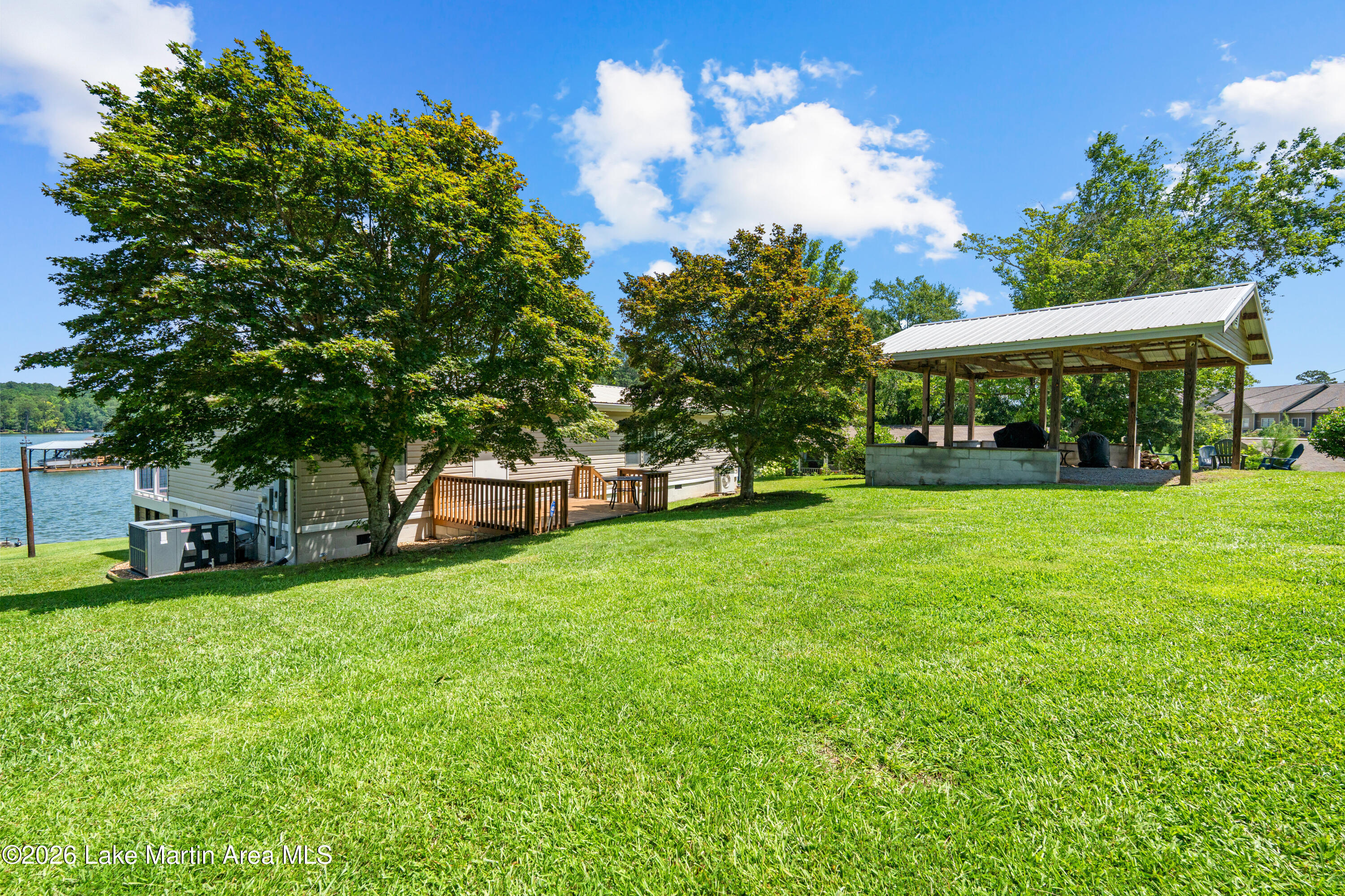 20 Windy Crest Rd