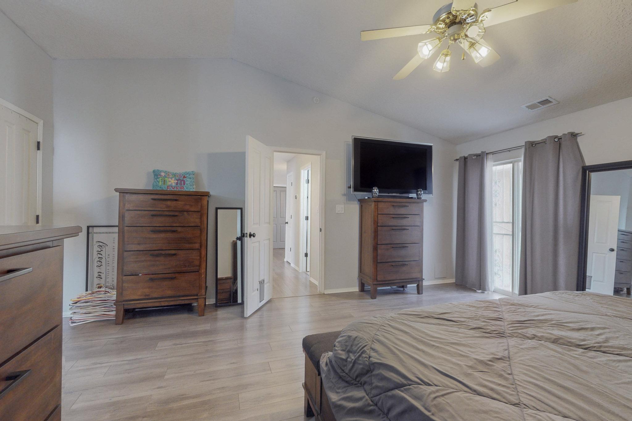 2120 PASEO DE LADERA NW