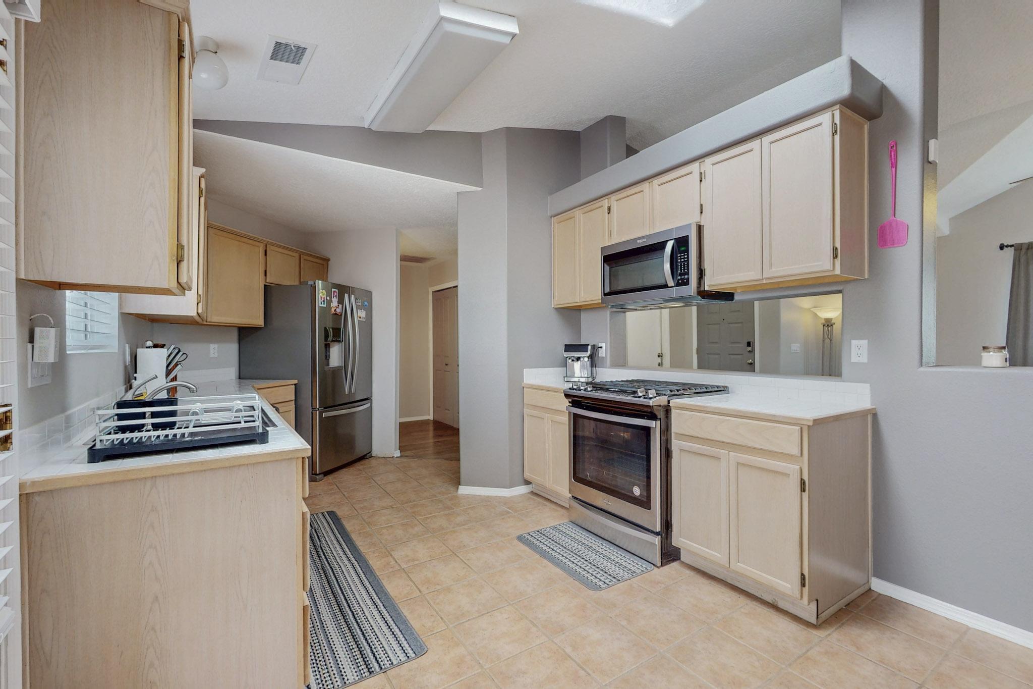 2120 PASEO DE LADERA NW