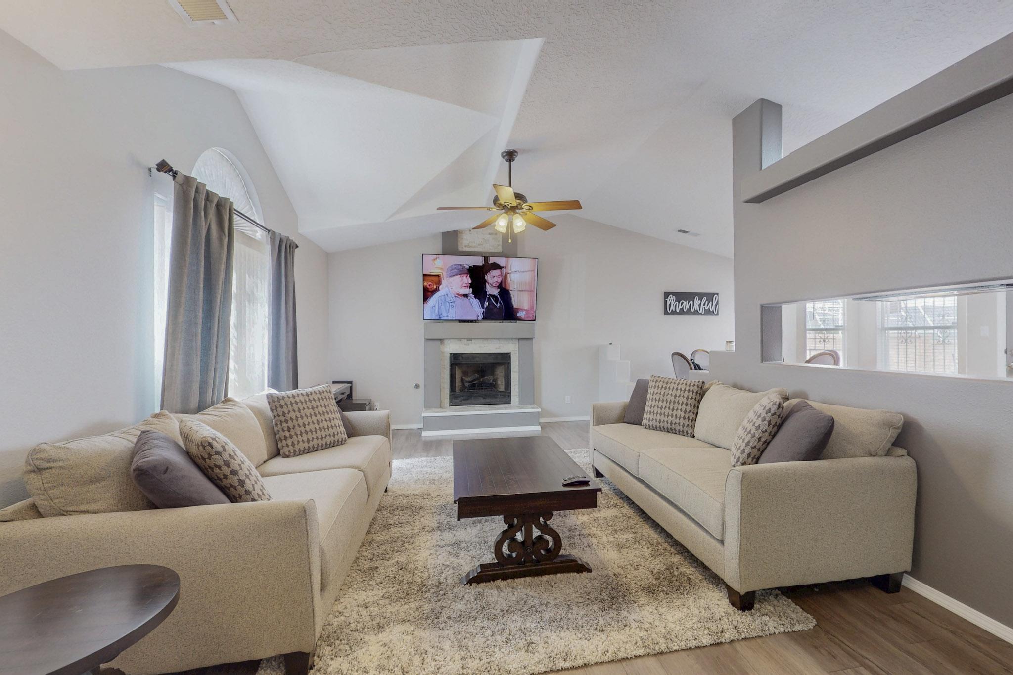 2120 PASEO DE LADERA NW