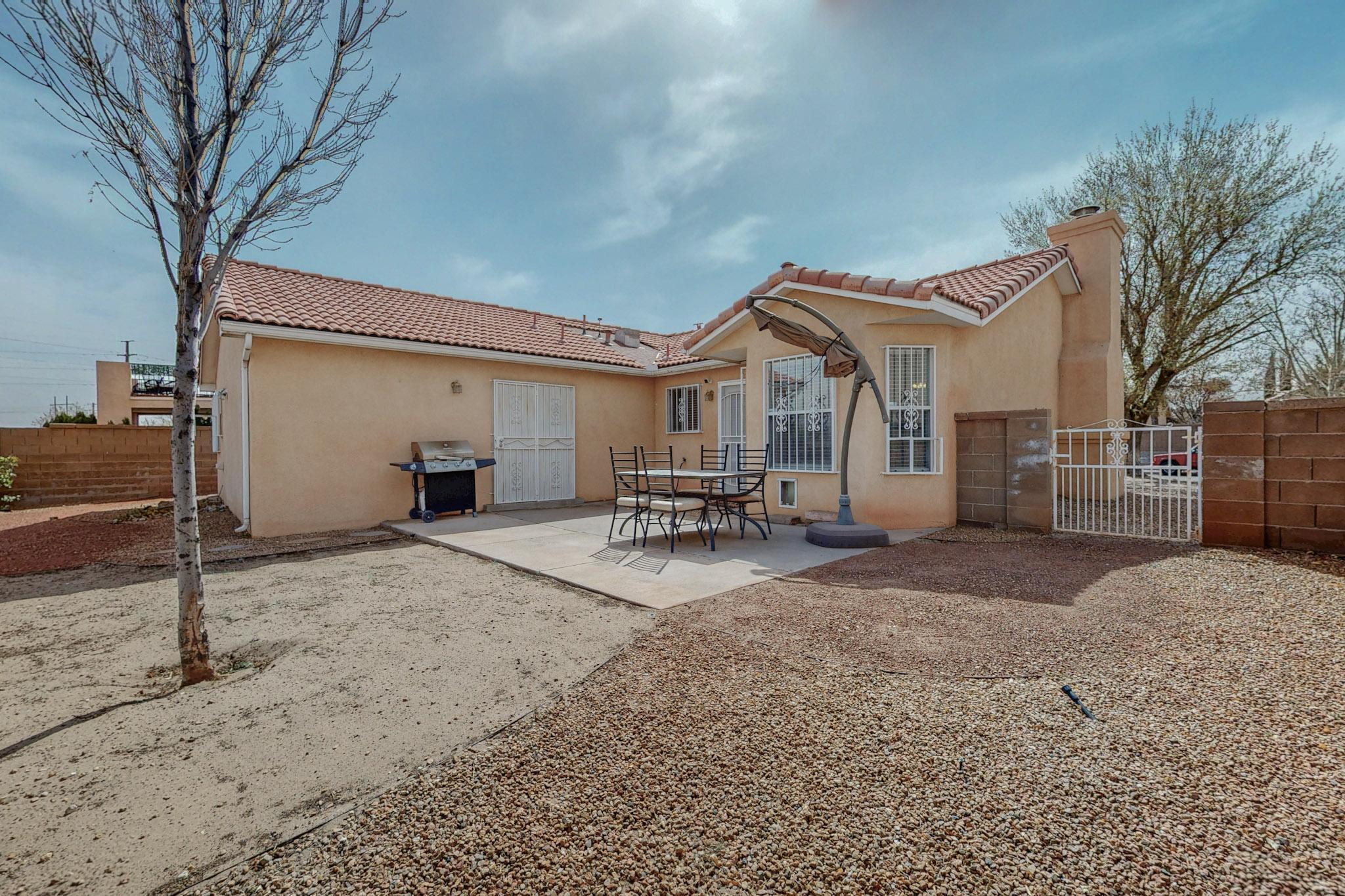 2120 PASEO DE LADERA NW