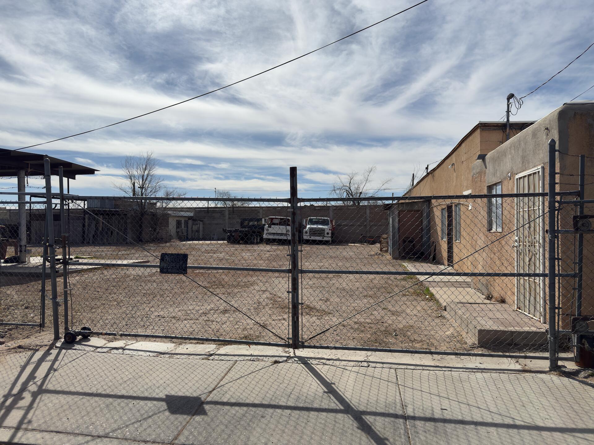 16 Phoenix Avenue NW
