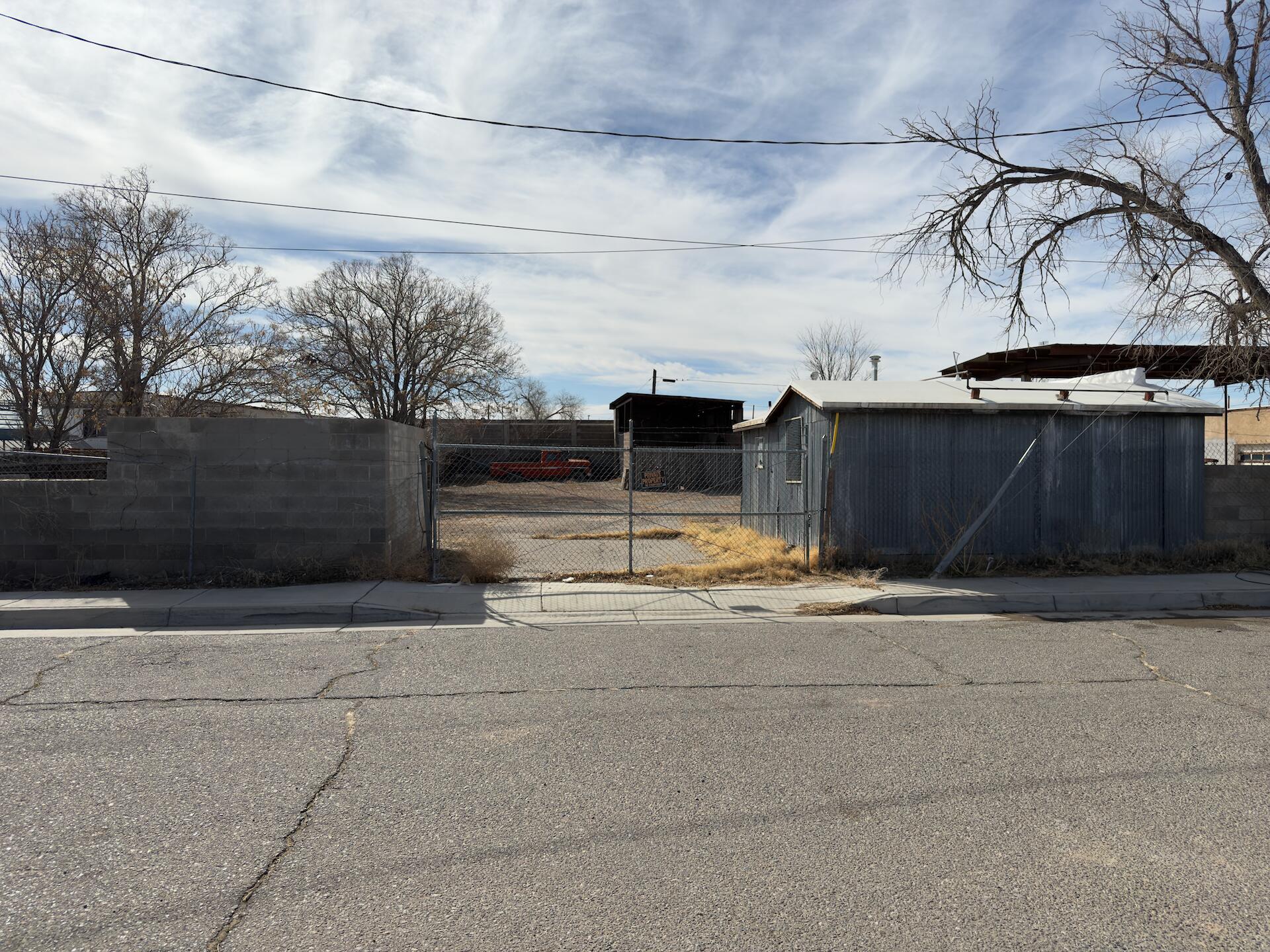 16 Phoenix Avenue NW