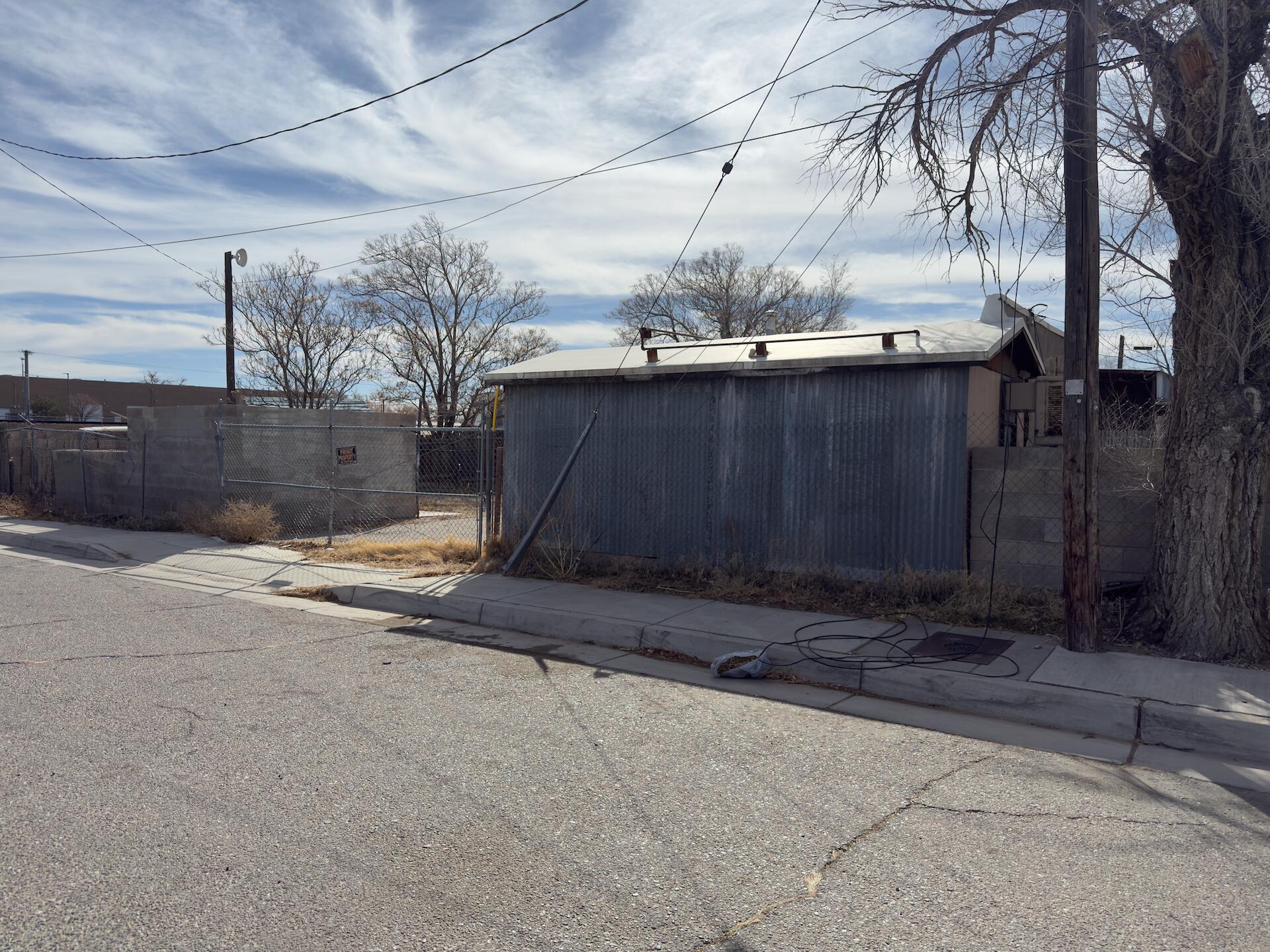 16 Phoenix Avenue NW