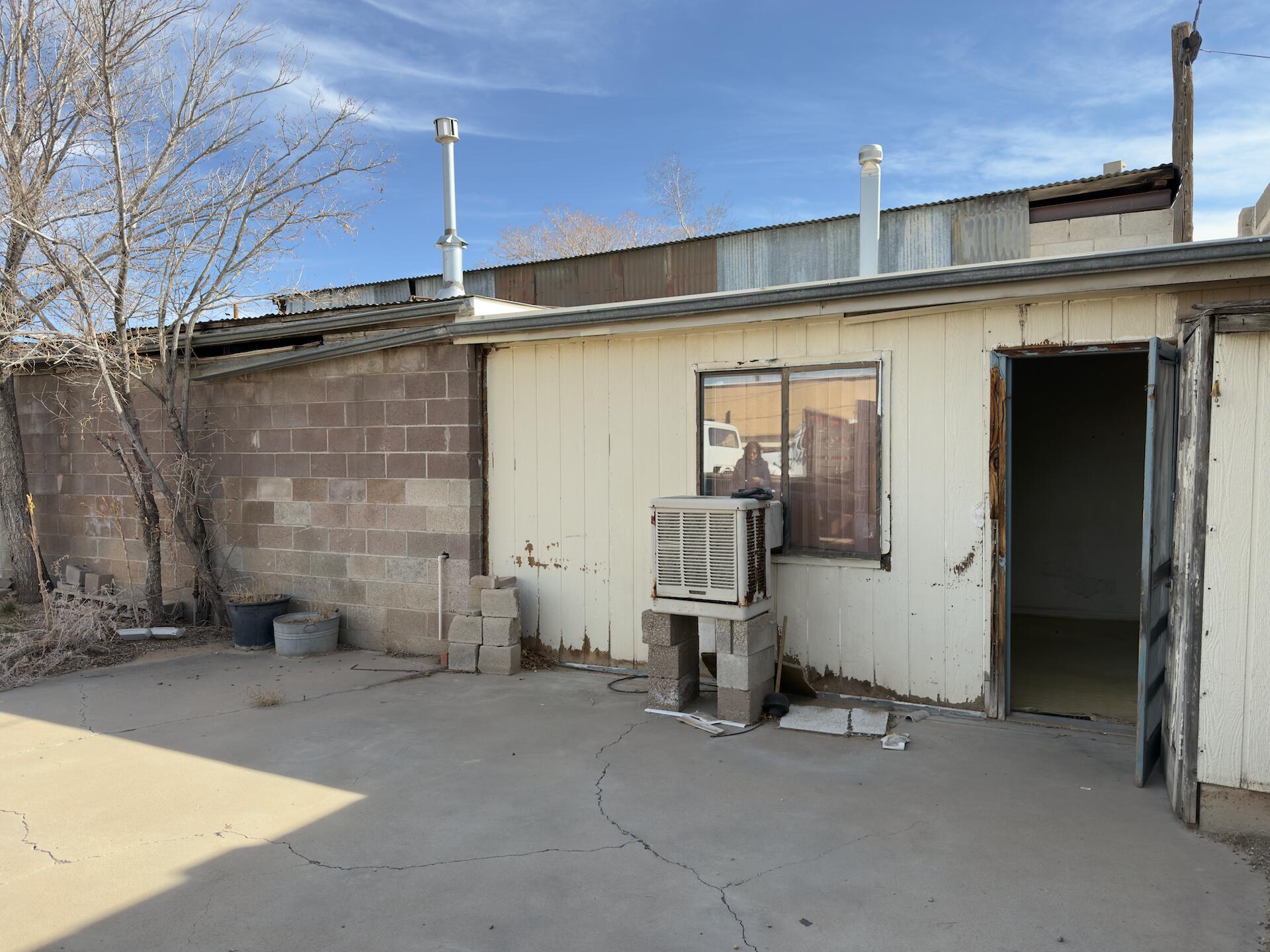 16 Phoenix Avenue NW