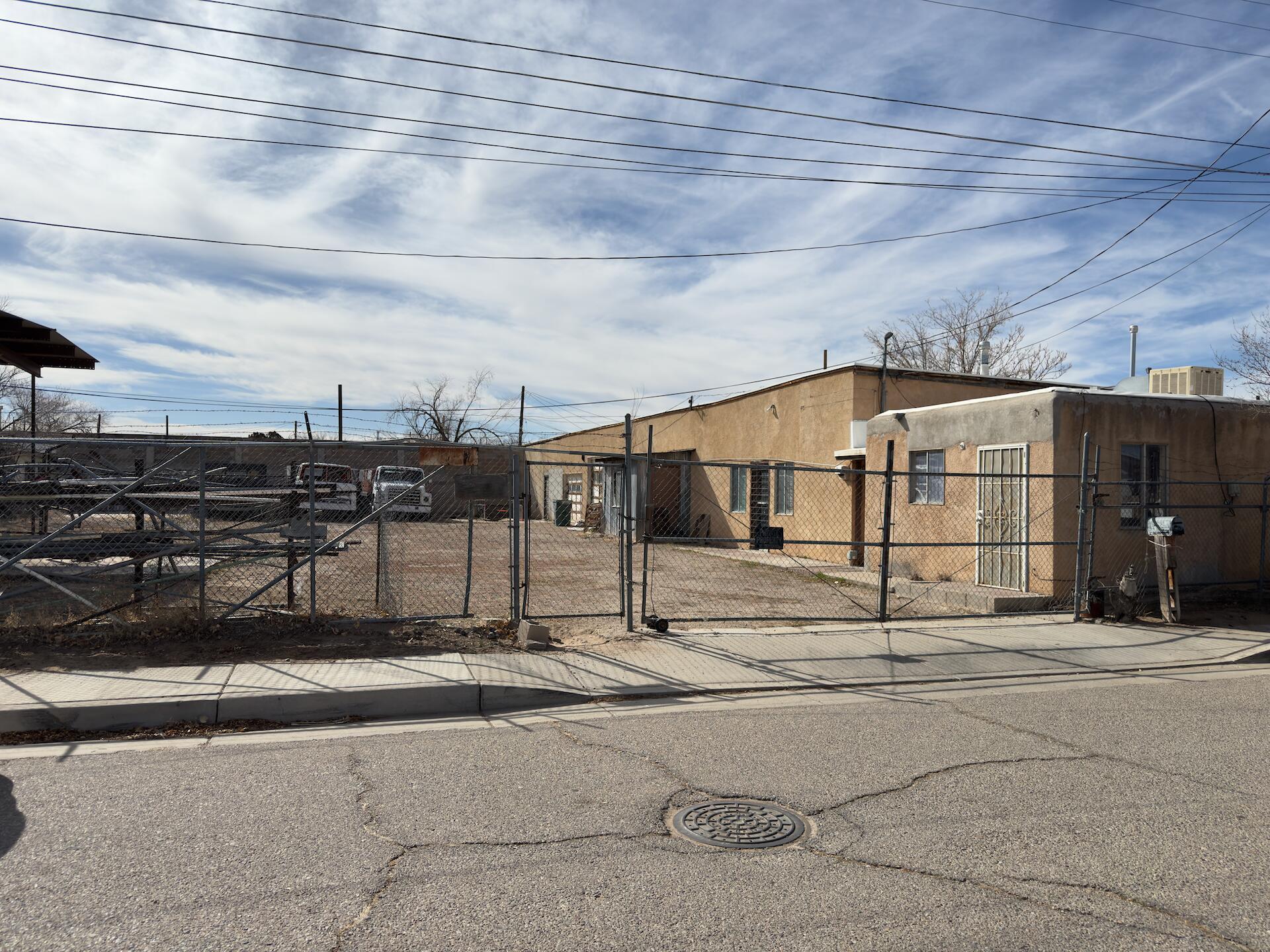 16 Phoenix Avenue NW