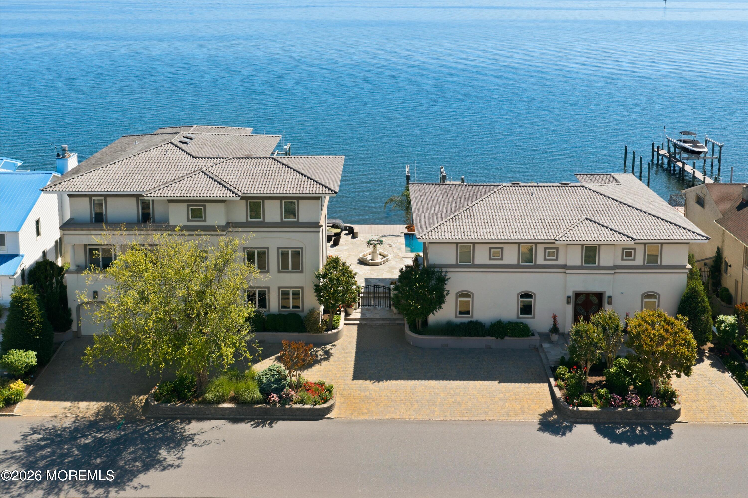 3331-3333 Long Point Drive