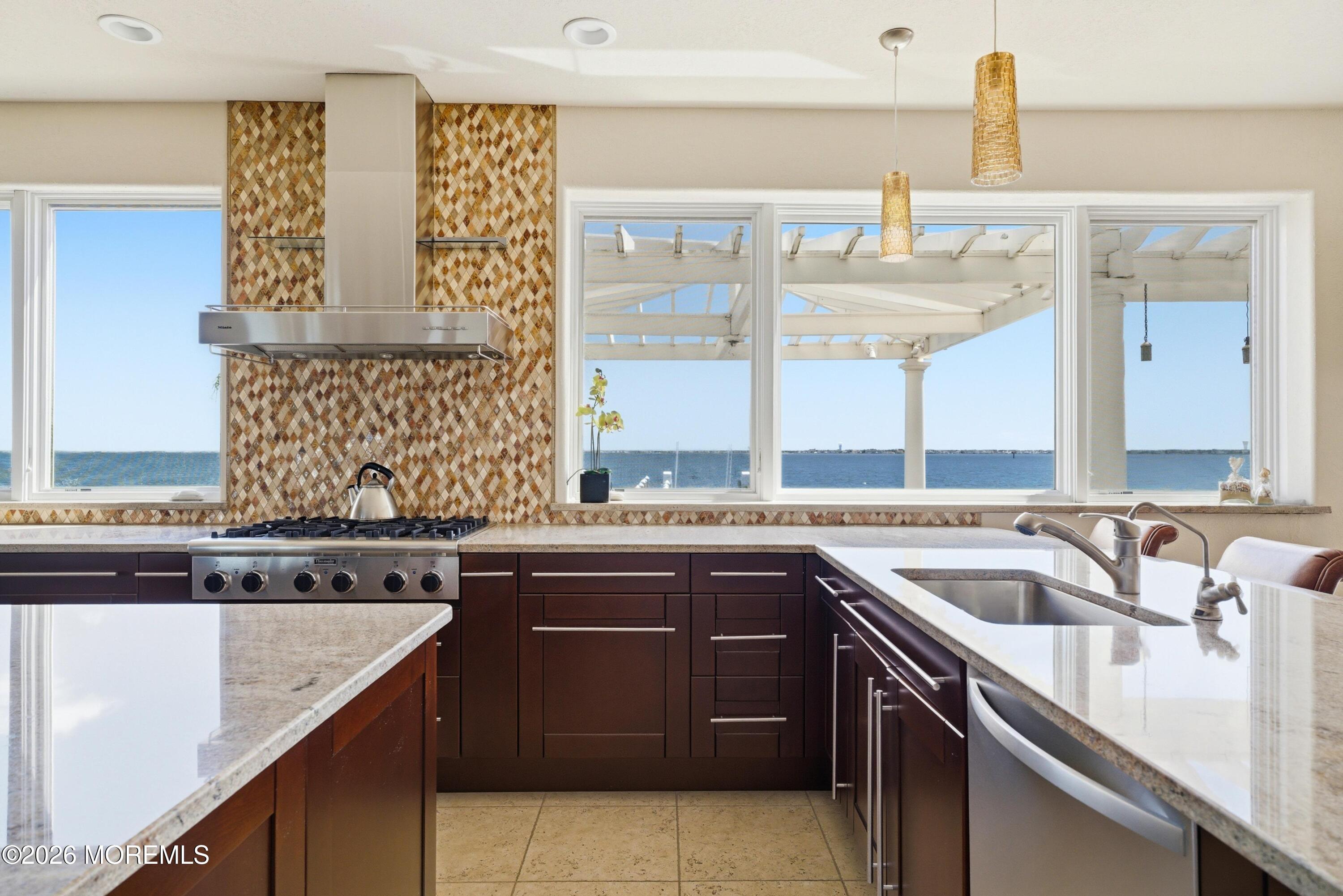 3331-3333 Long Point Drive