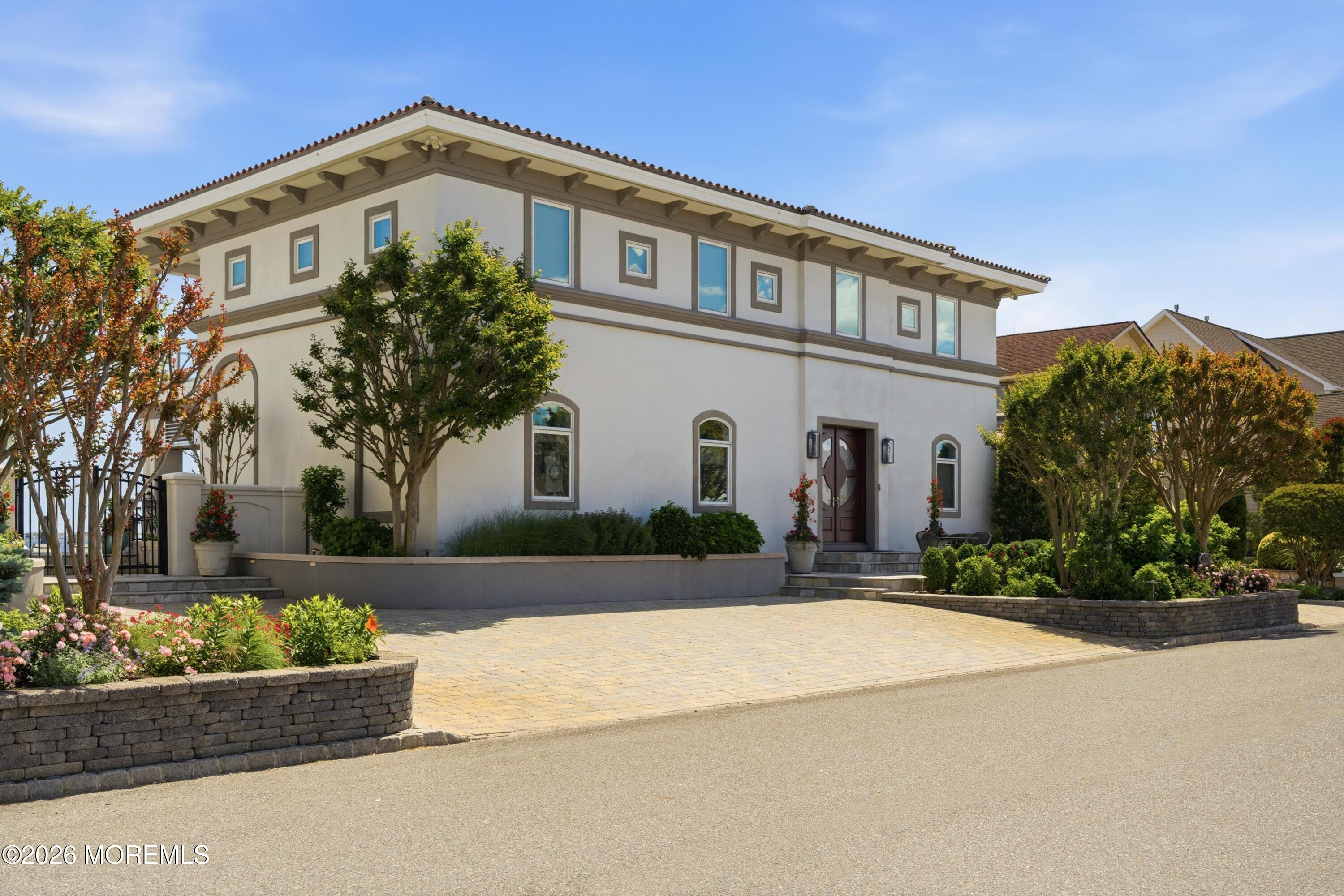 3331-3333 Long Point Drive