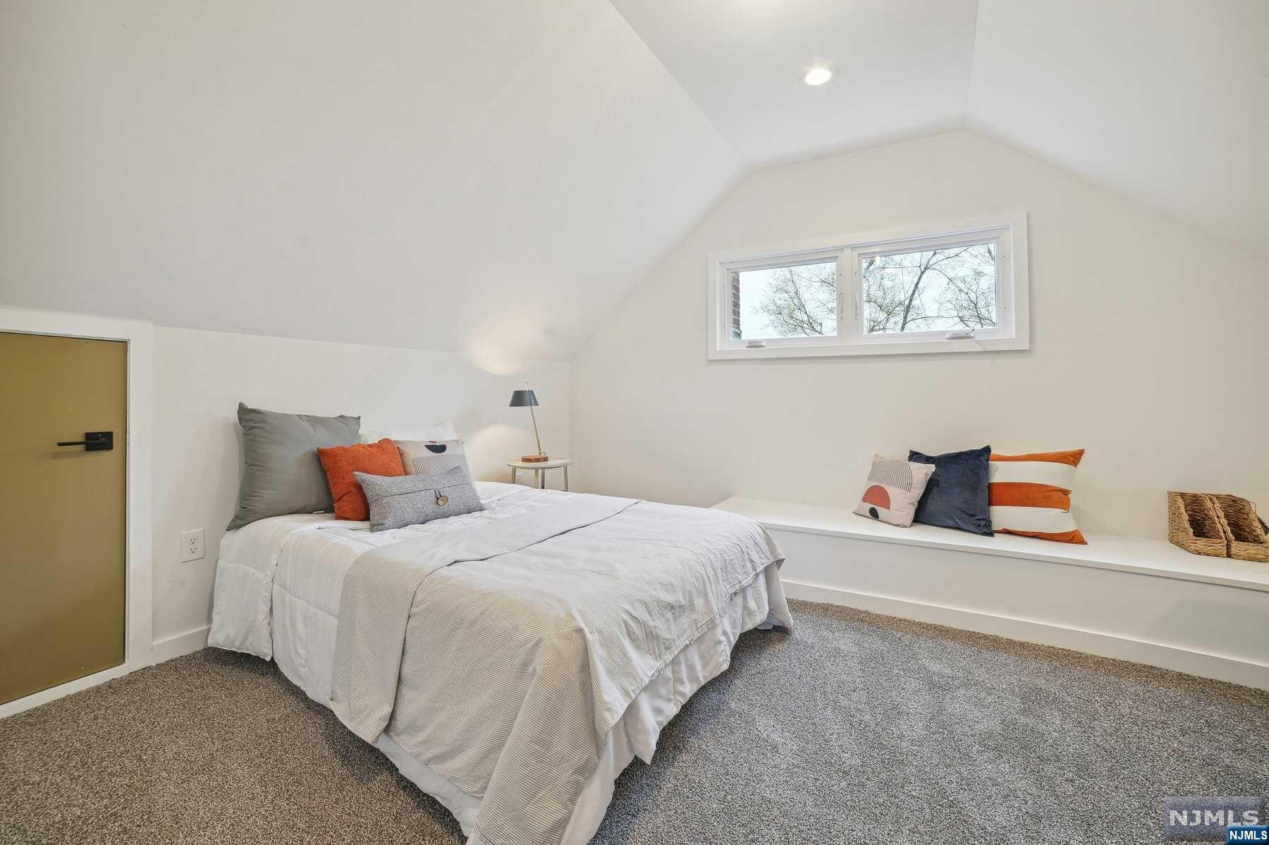 10 Edgewood Avenue