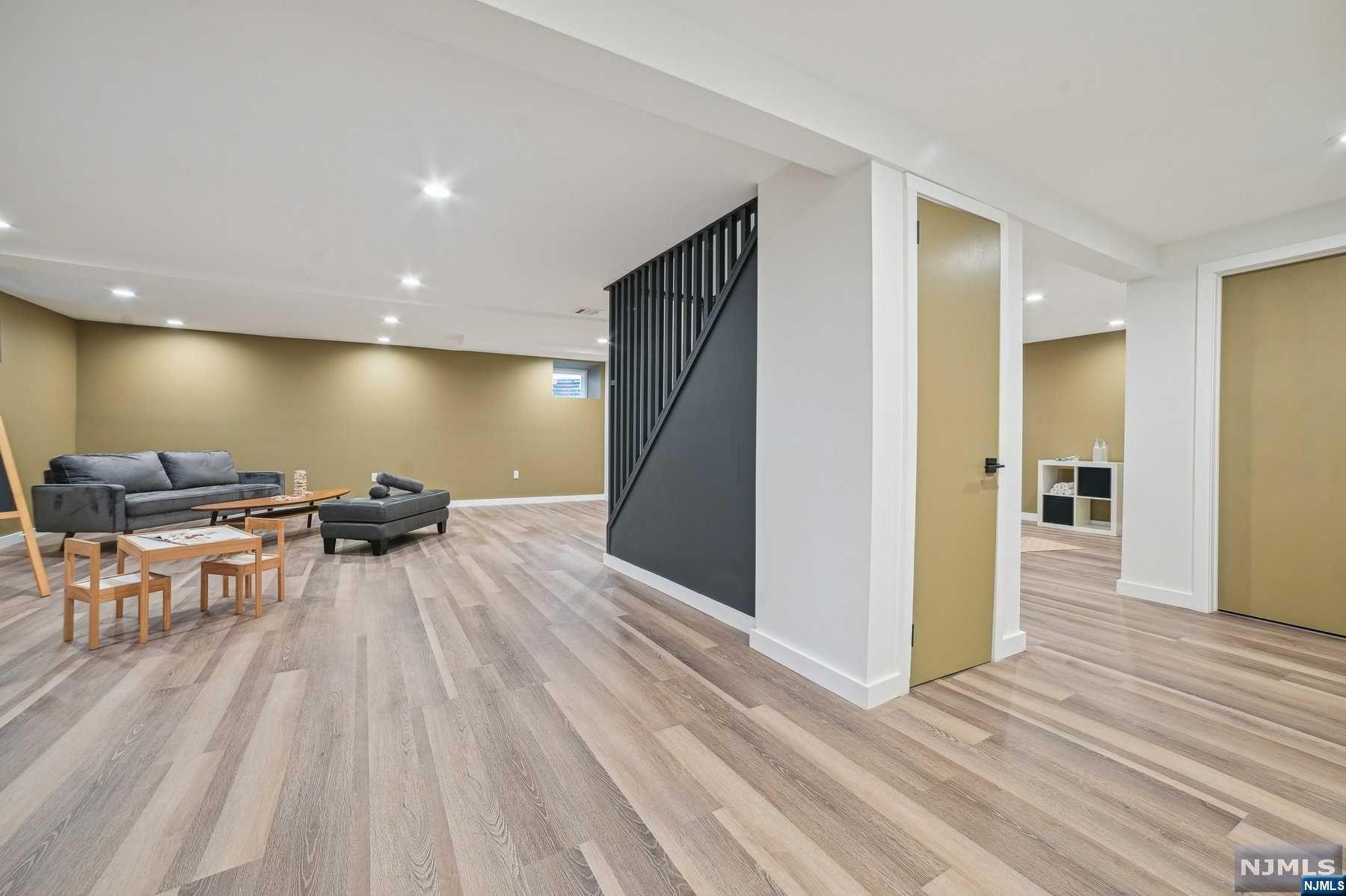 10 Edgewood Avenue