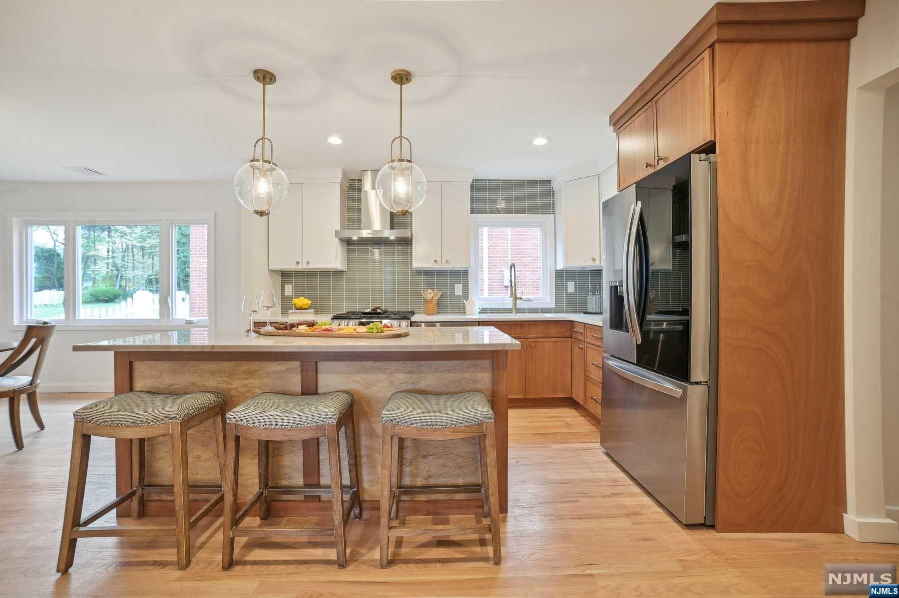10 Edgewood Avenue