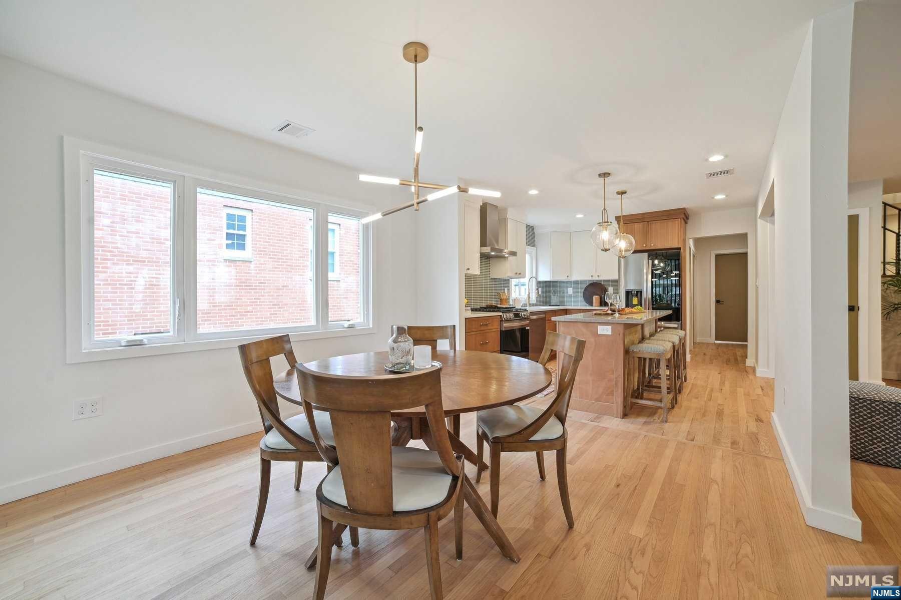 10 Edgewood Avenue