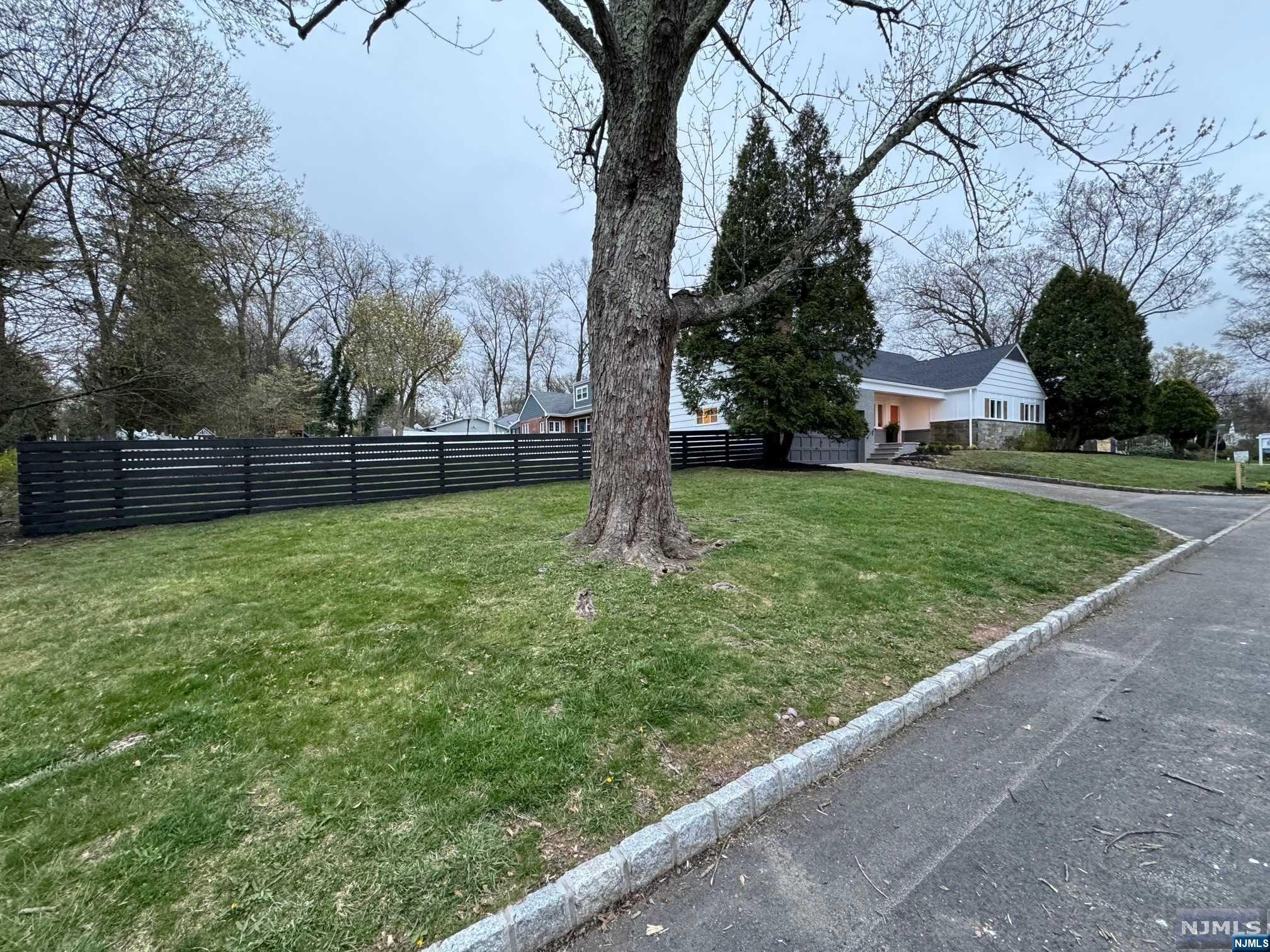 10 Edgewood Avenue