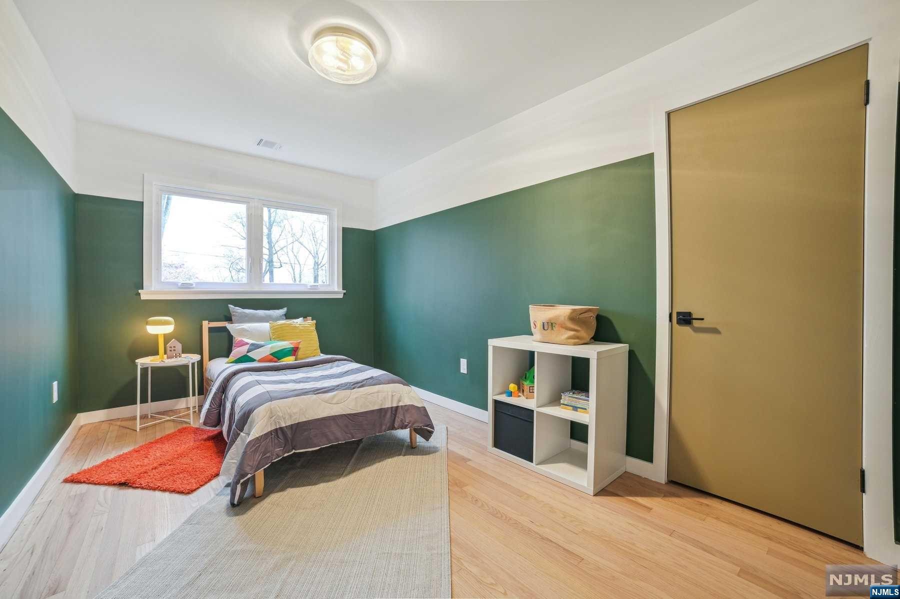10 Edgewood Avenue