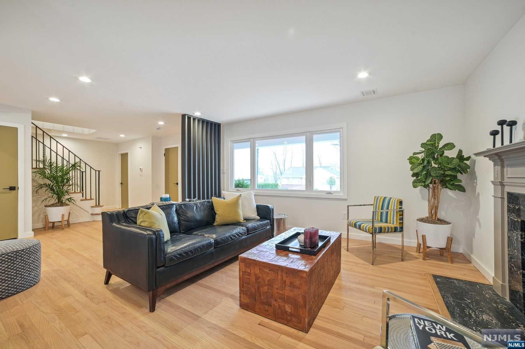 10 Edgewood Avenue