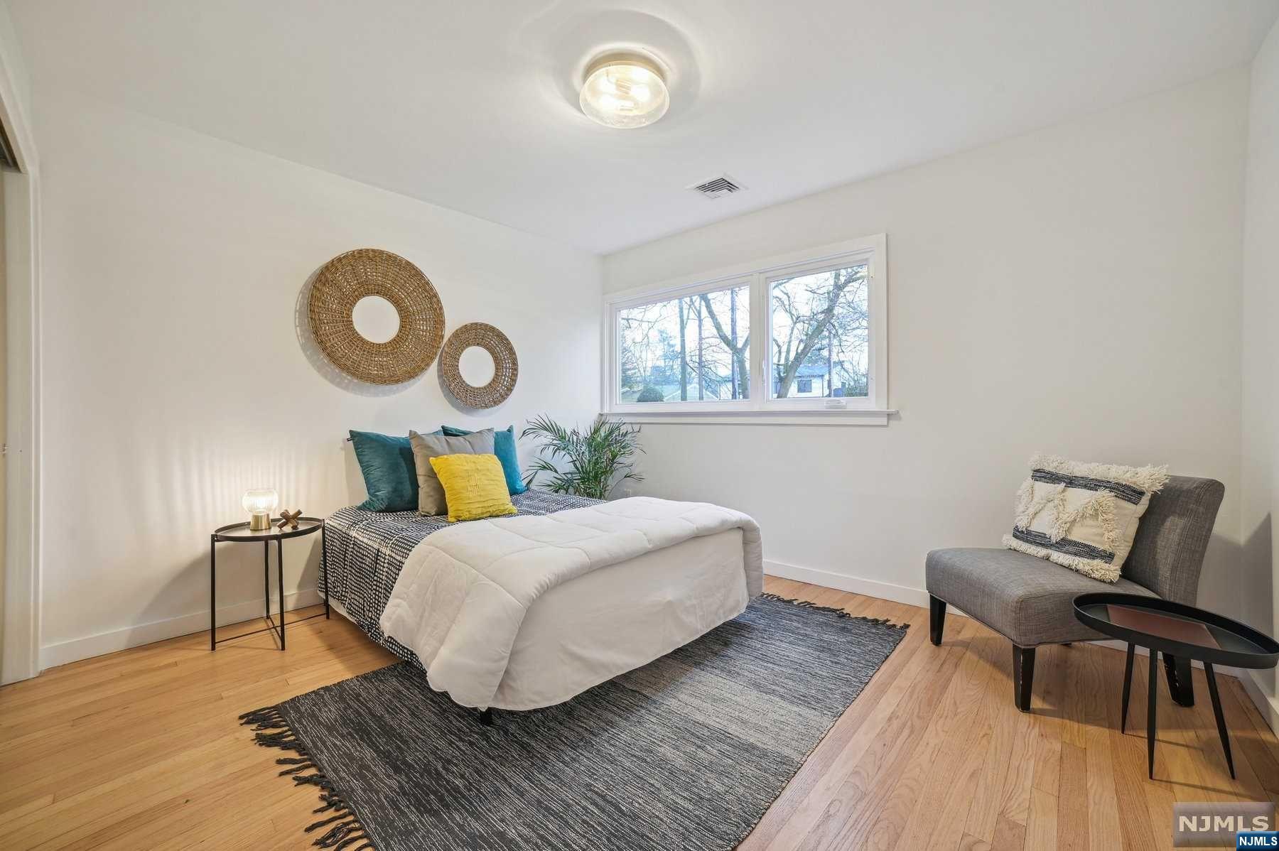 10 Edgewood Avenue