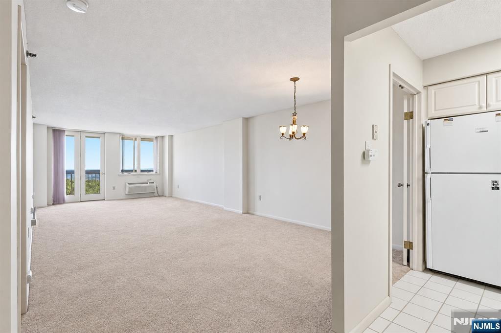 10 Smith Manor Boulevard