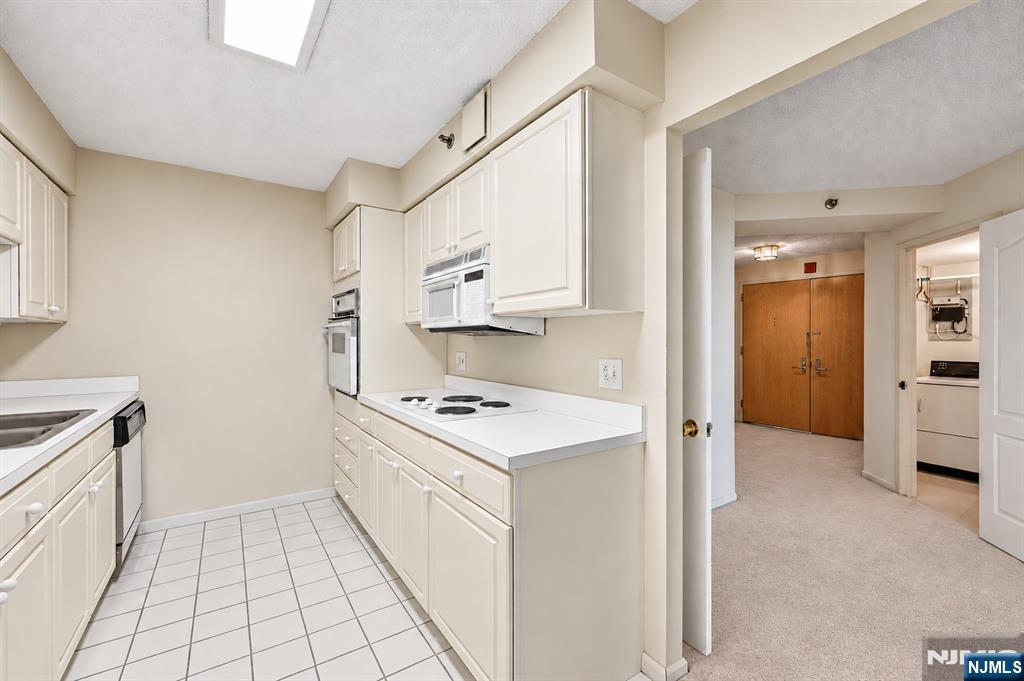 10 Smith Manor Boulevard