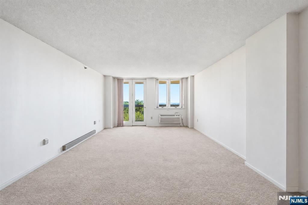 10 Smith Manor Boulevard