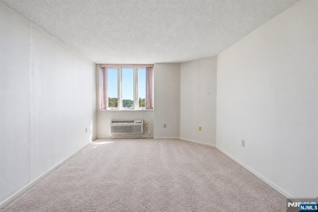 10 Smith Manor Boulevard