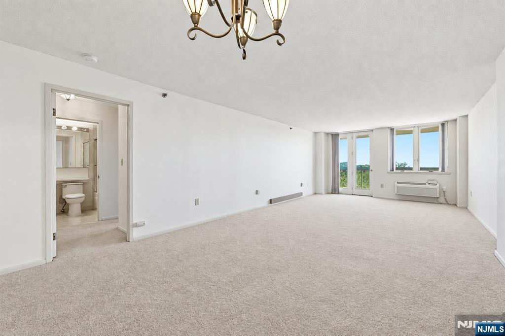 10 Smith Manor Boulevard