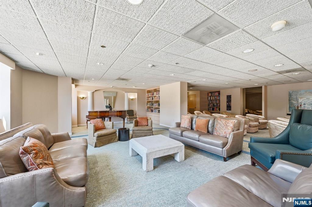 10 Smith Manor Boulevard