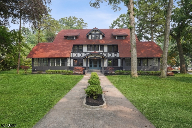 302 Grove Rd