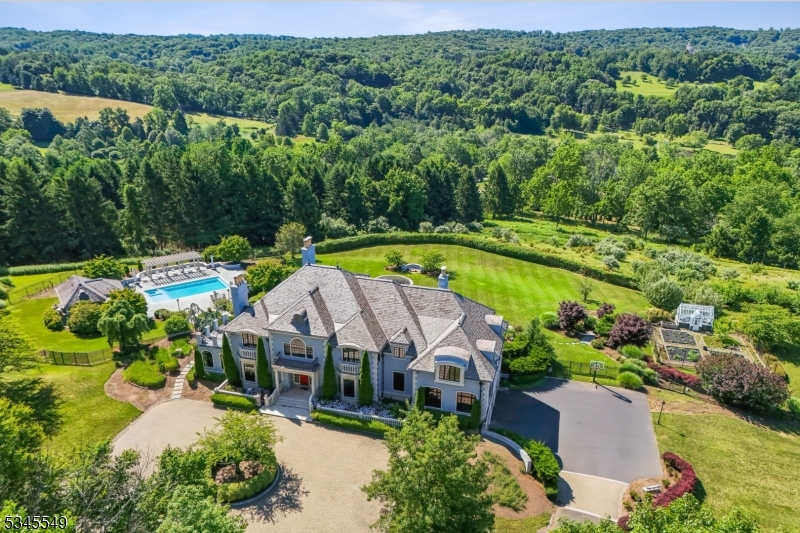 3 SPRING MEADOW LANE