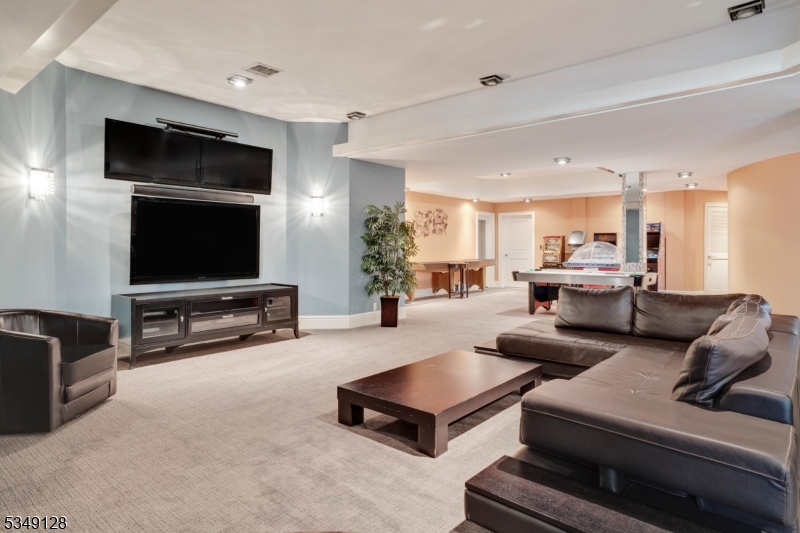 11 RICKLAND DRIVE
