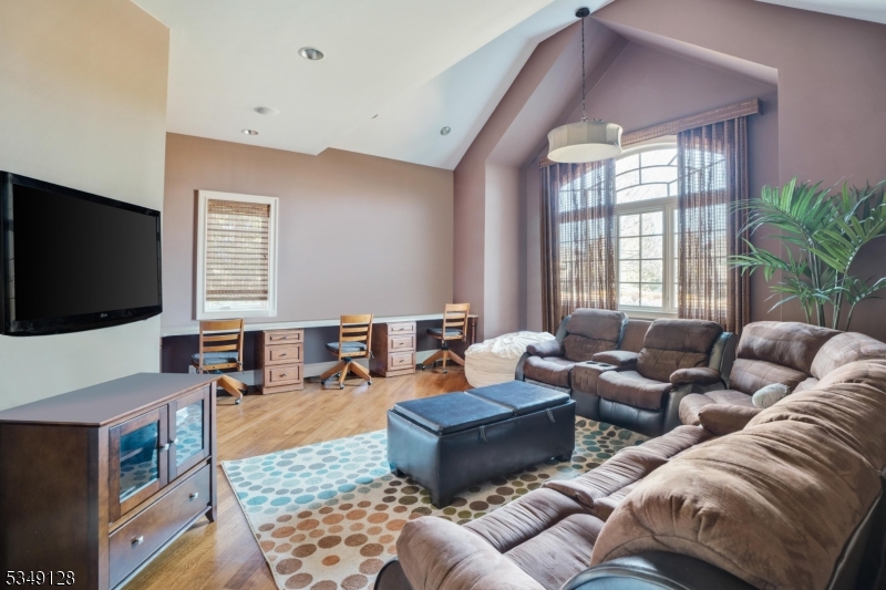 11 RICKLAND DRIVE