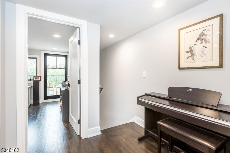 17A SPRING STREET