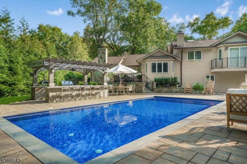 23 CHUCKANUTT DRIVE