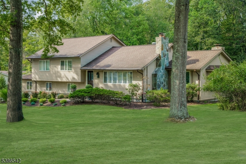 23 CHUCKANUTT DRIVE