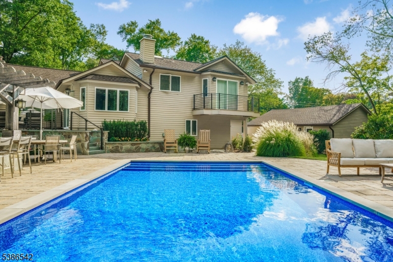 23 CHUCKANUTT DRIVE