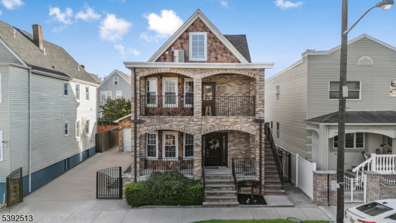 124 DEVON TERRACE