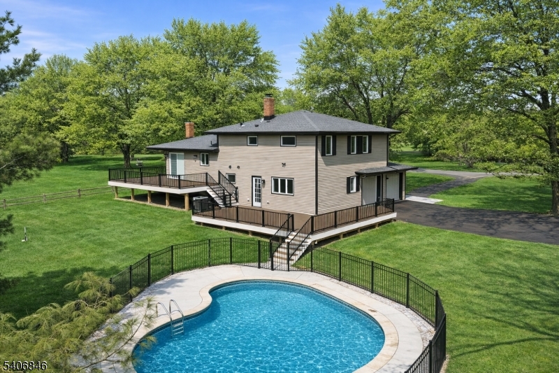16 SCHAAF ROAD