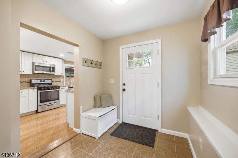 13 HIGHVIEW TRAIL