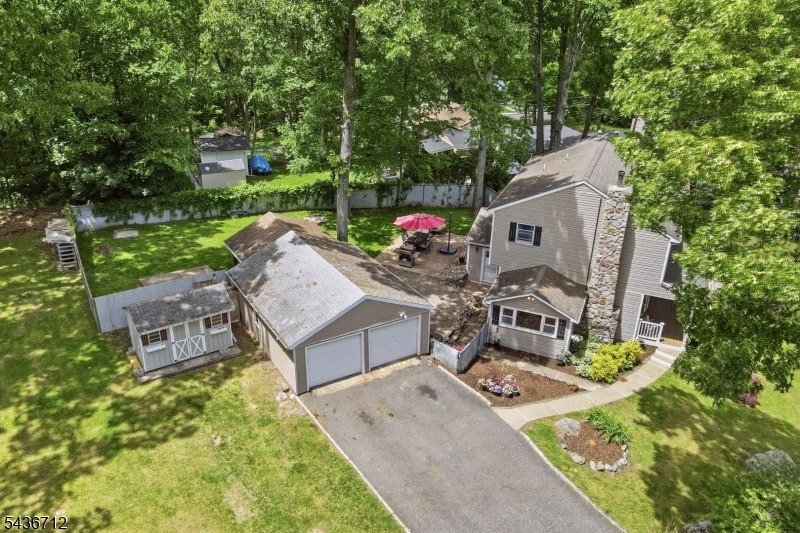 13 HIGHVIEW TRAIL