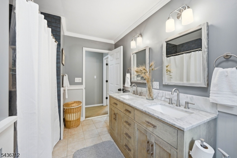 13 HIGHVIEW TRAIL