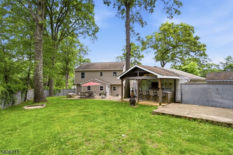 13 HIGHVIEW TRAIL