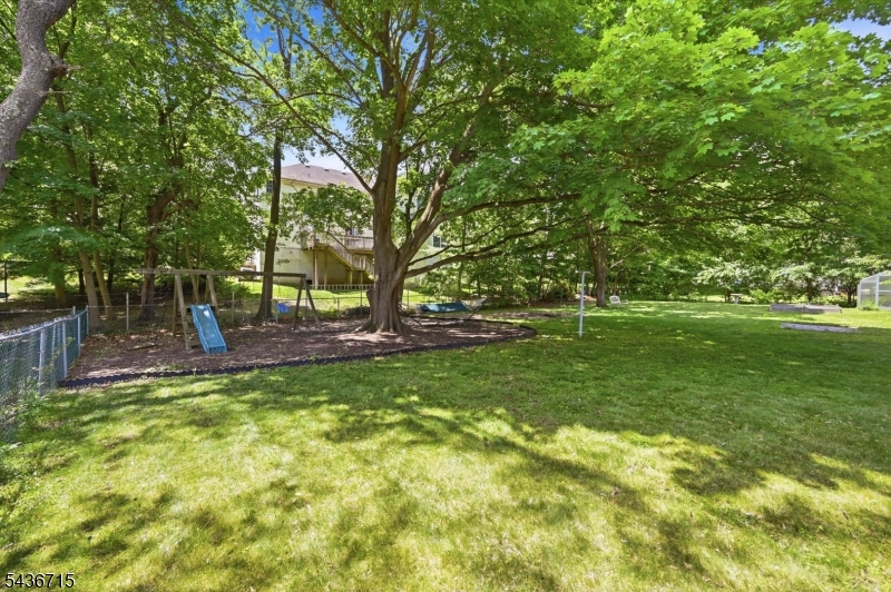 8 NOTTINGHAM DRIVE