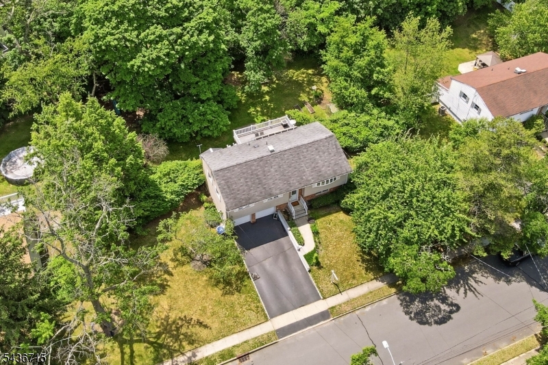 8 NOTTINGHAM DRIVE