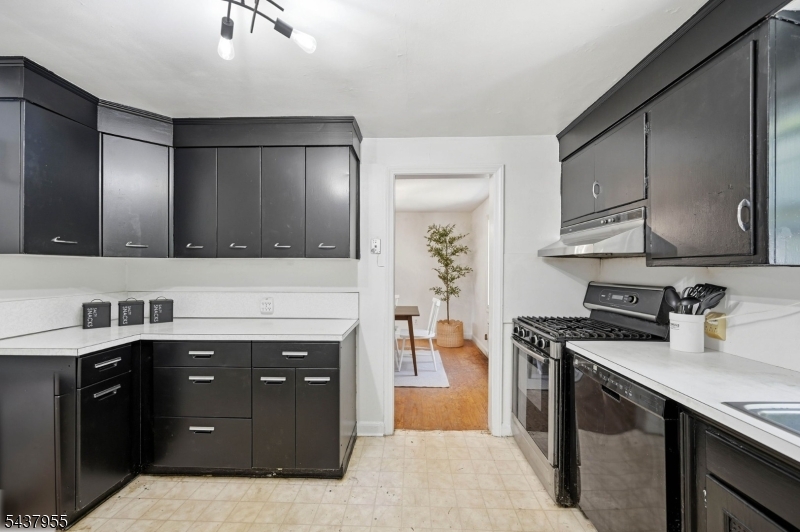 212 Grove Ave