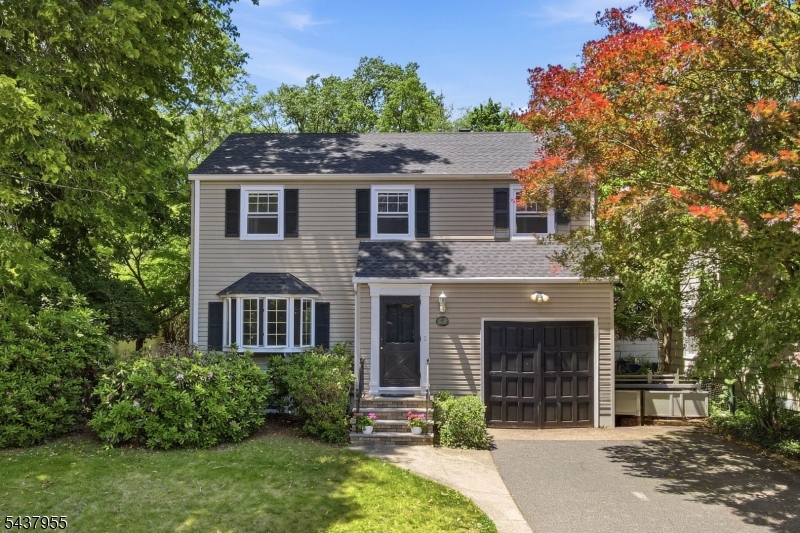 212 Grove Ave