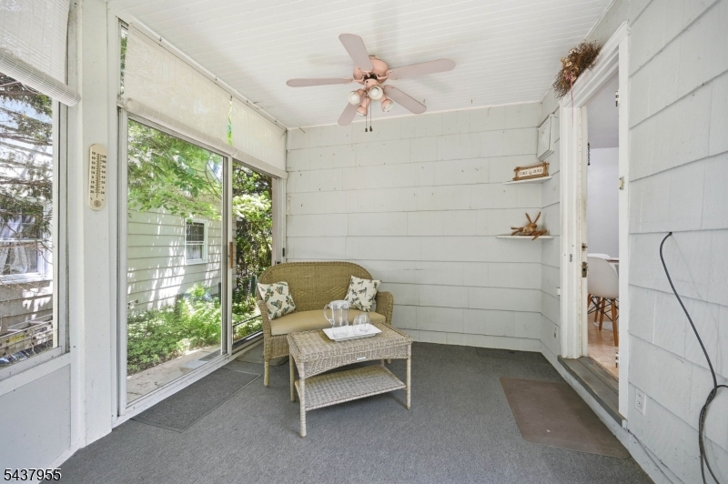 212 Grove Ave