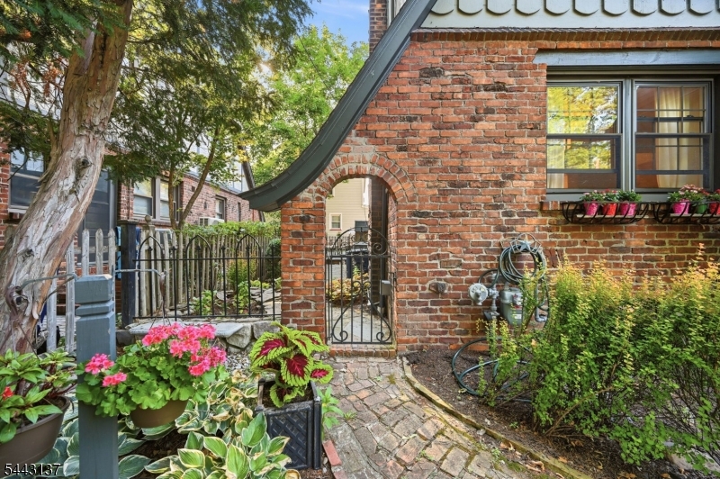 23 PARK DRIVE