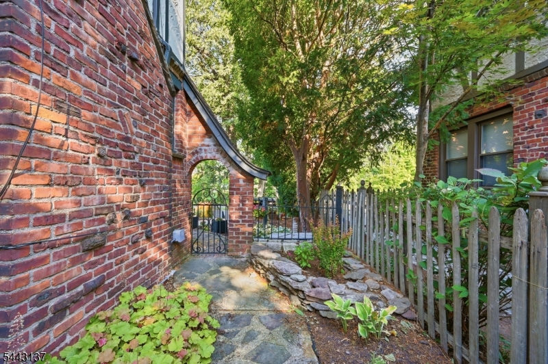 23 PARK DRIVE
