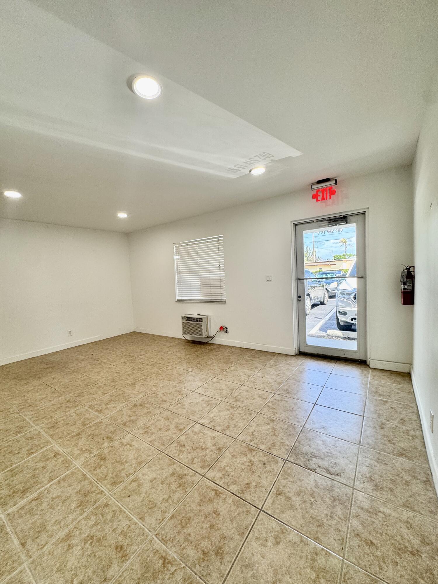 692 SW 15th Street 692