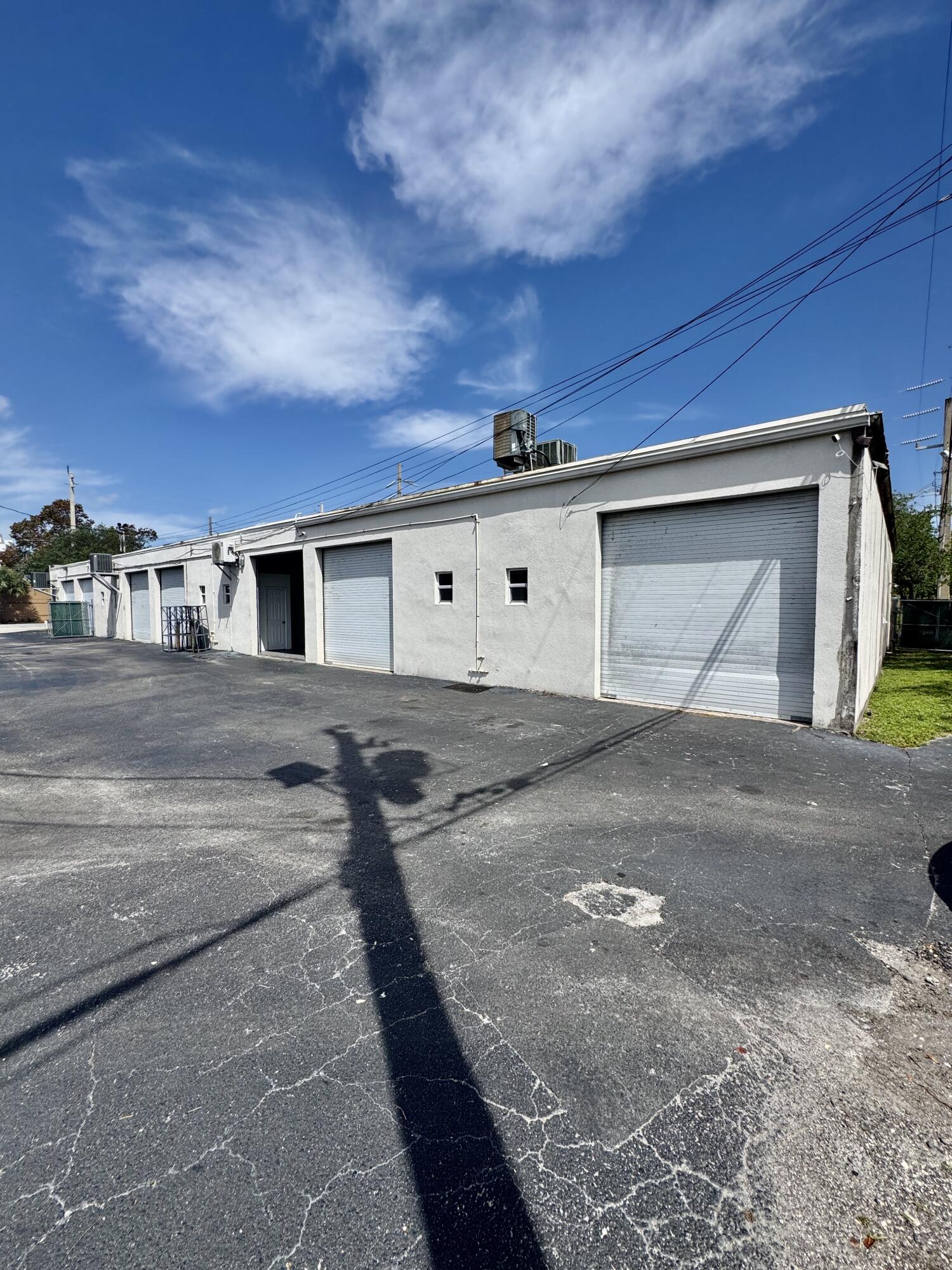 692 SW 15th Street 692